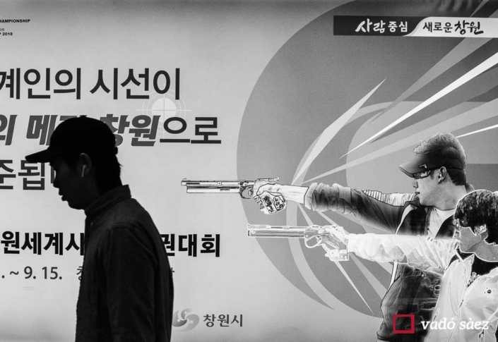 Home simbòlicament afusellat per anunci publicitari al metro de Seül